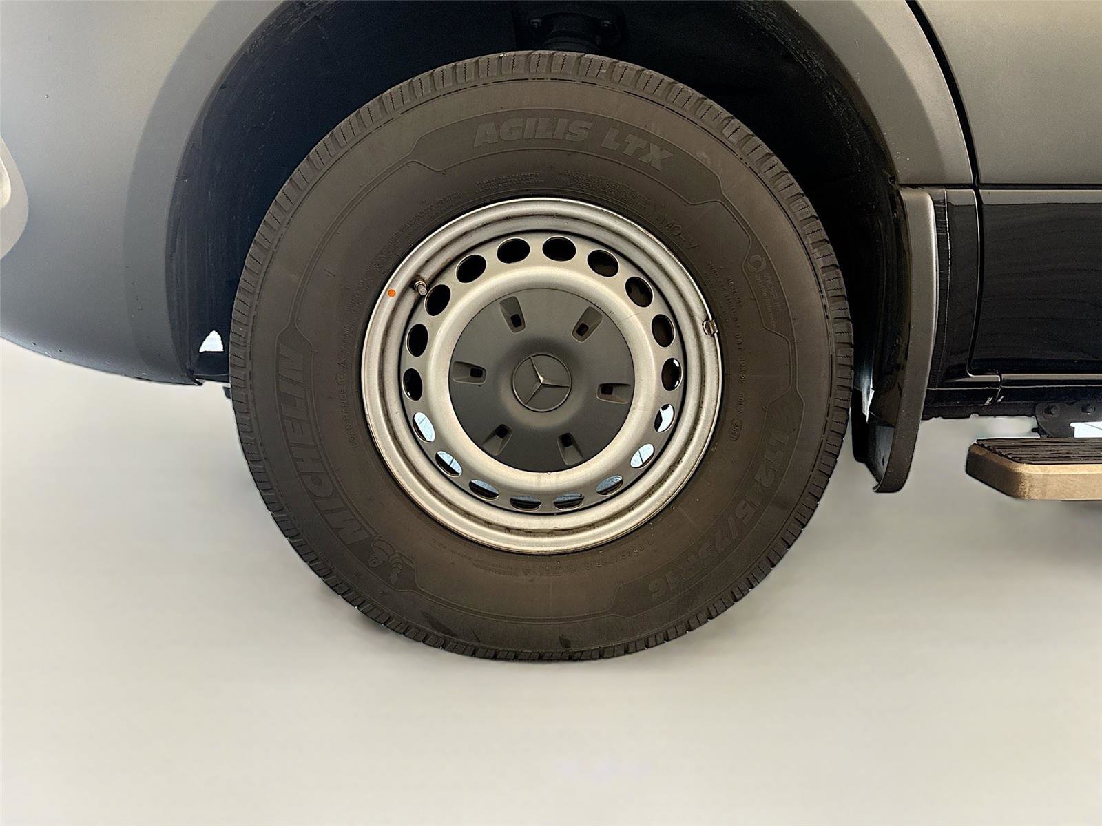 Used 2022 Mercedes-Benz Sprinter 2500 image 37