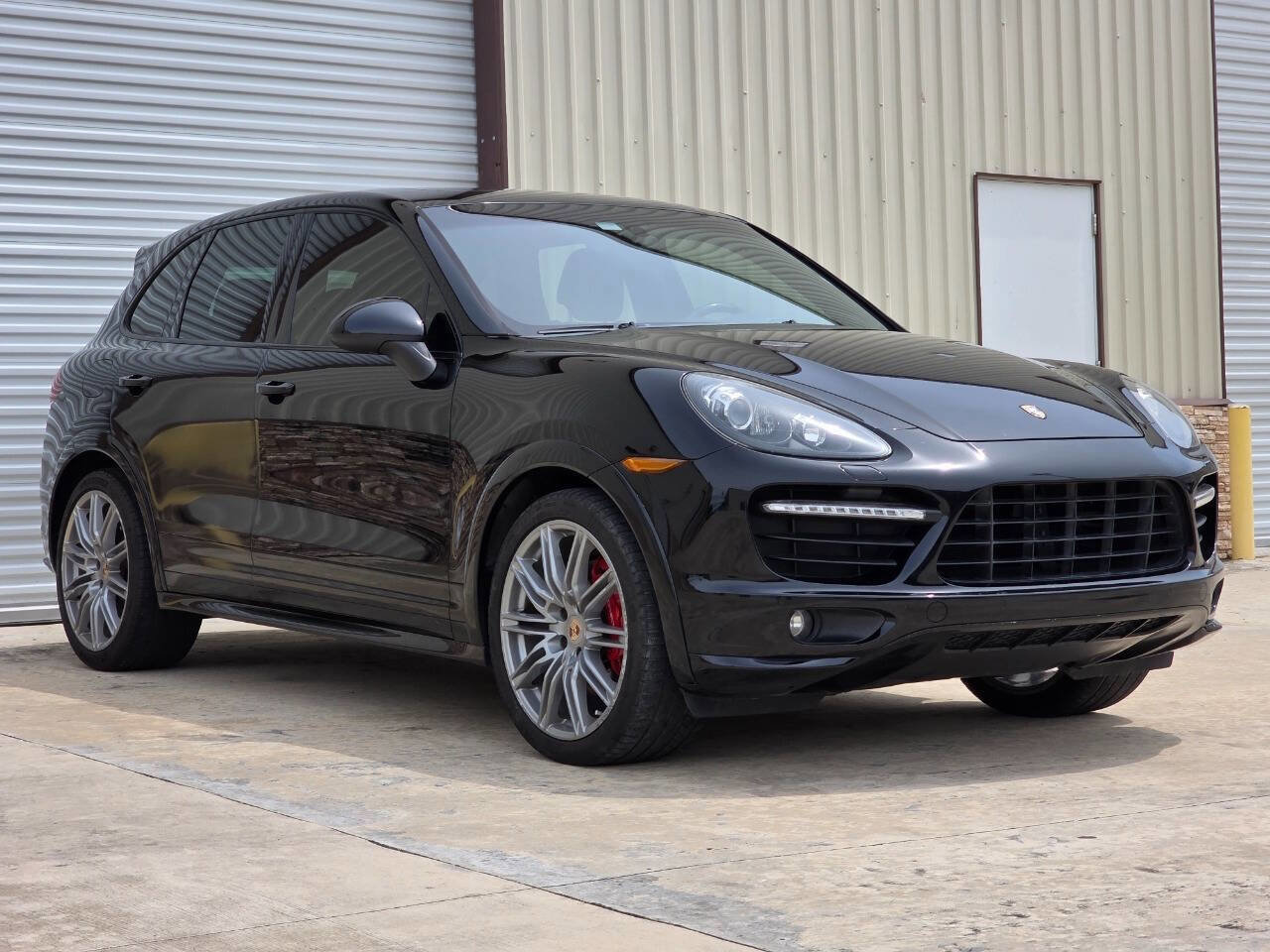 Used 2014 Porsche Cayenne GTS AWD/4WD image 6