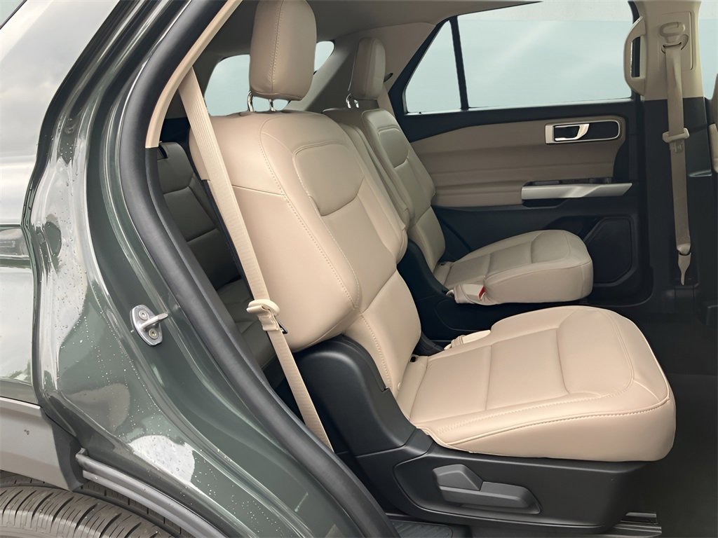 Used 2023 Ford Explorer XLT w/ Equipment Group 202A image 33