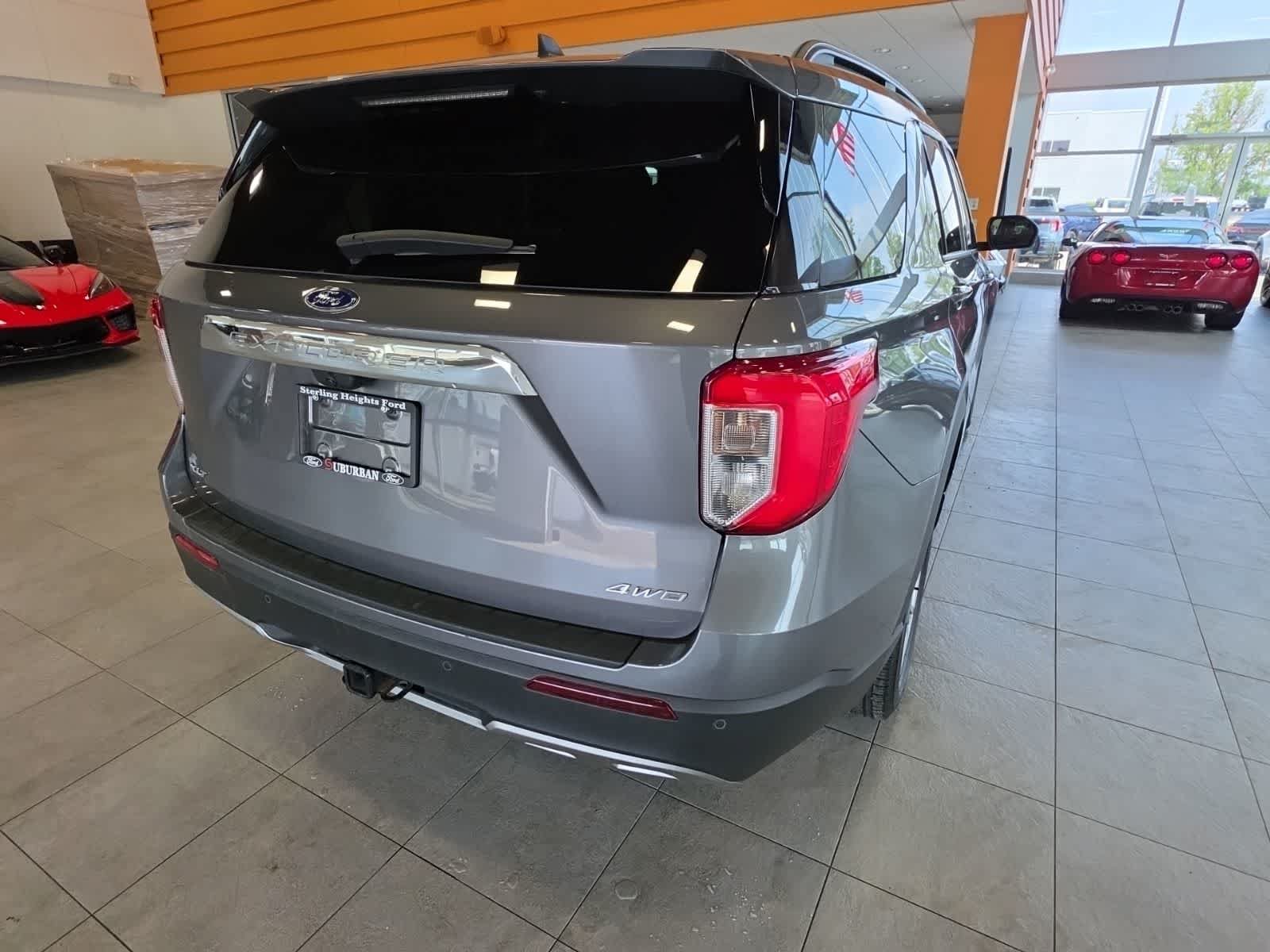 Used 2023 Ford Explorer XLT w/ Equipment Group 202A AWD/4WD image 9