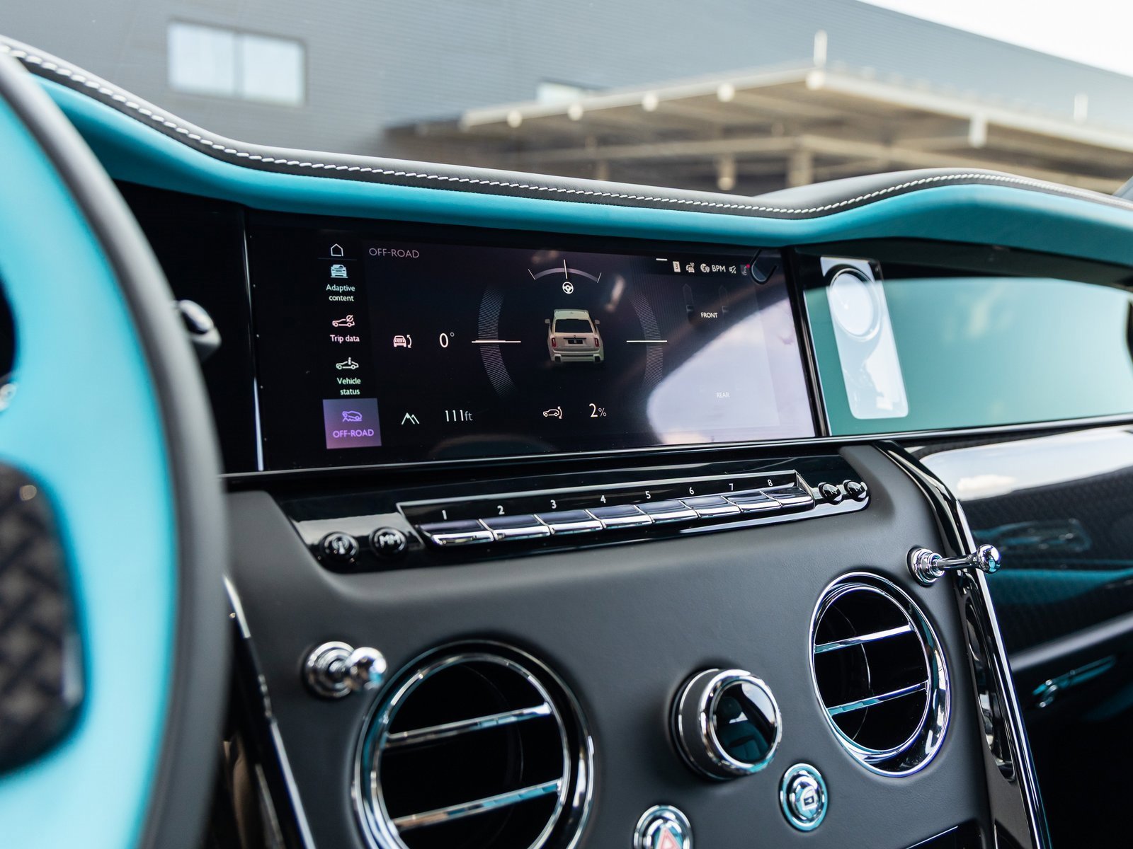 New 2026 Rolls-Royce Cullinan Black Badge image 36