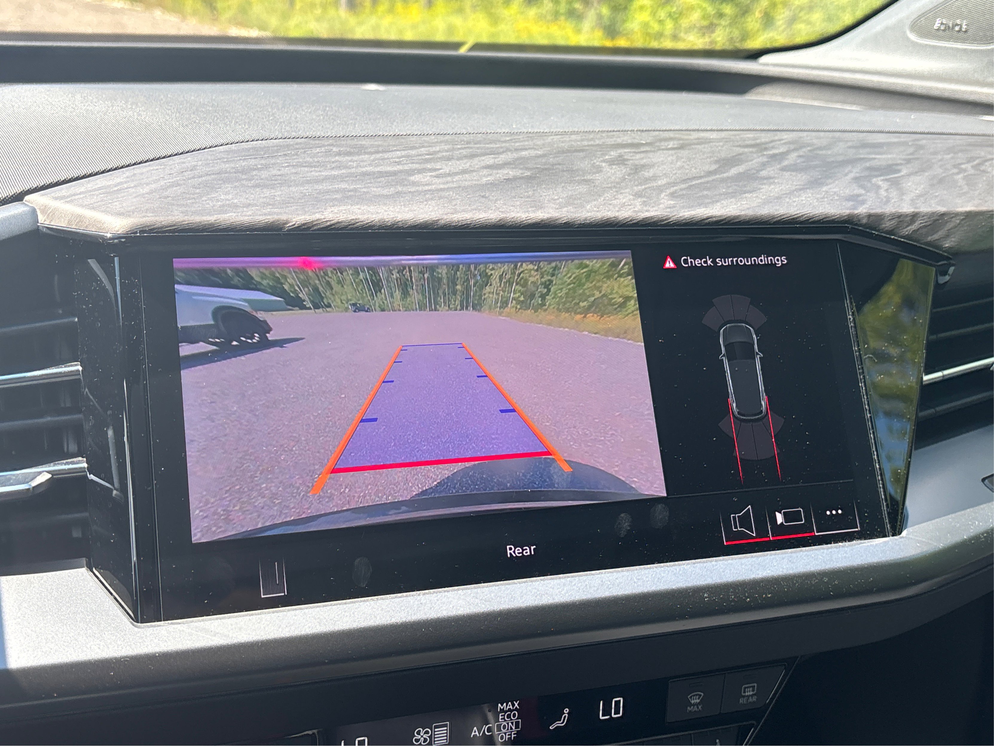 Used 2025 Audi Q4 e-tron Premium Plus image 44