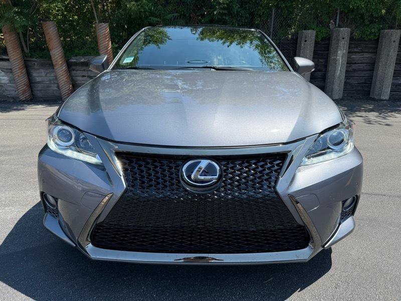 Used 2015 Lexus CT 200h w/ Navigation Package FWD image 3