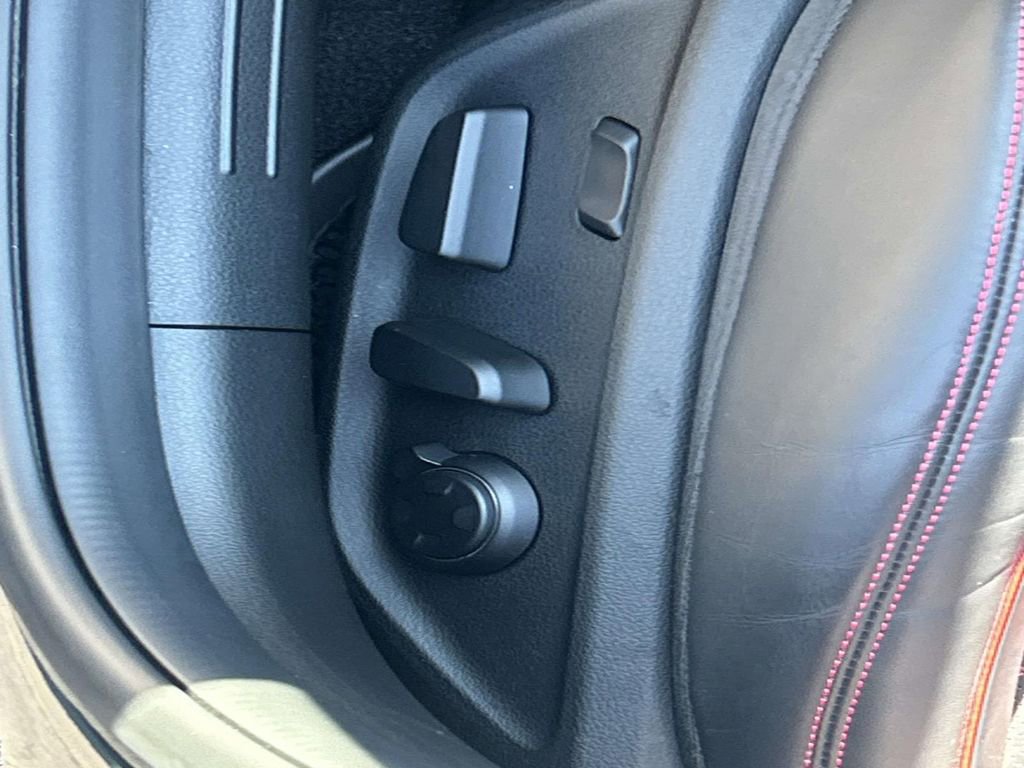 Used 2025 Genesis G70 3.3T Advanced w/ Sport Prestige Package image 16