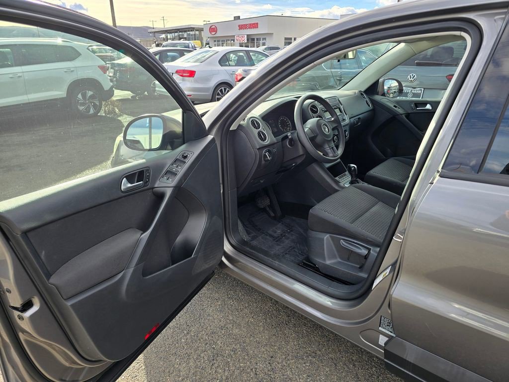Used 2011 Volkswagen Tiguan S AWD/4WD image 20