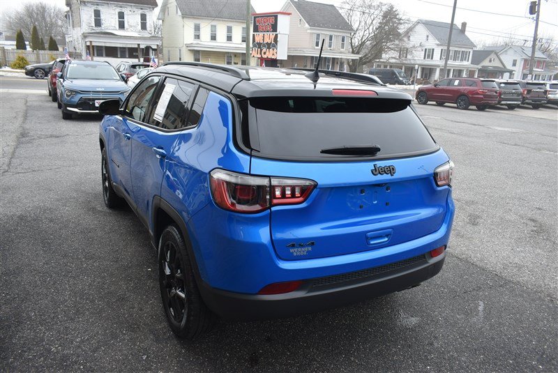 Used 2022 Jeep Compass Latitude w/ Convenience Group AWD/4WD image 5