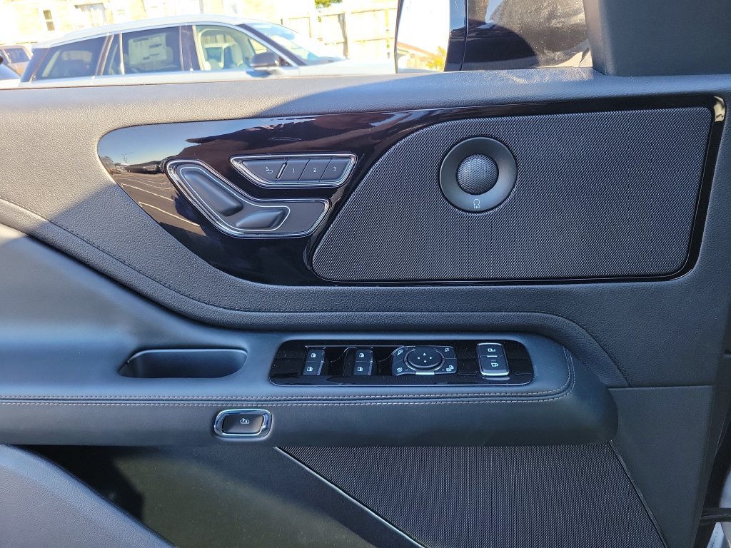 New 2027 Lincoln Aviator Reserve w/ Jet Appearance Package AWD/4WD image 20