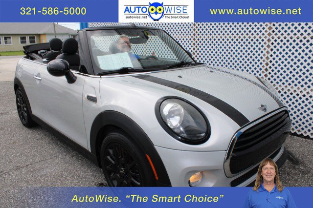Used 2019 MINI Cooper Convertible FWD image 1