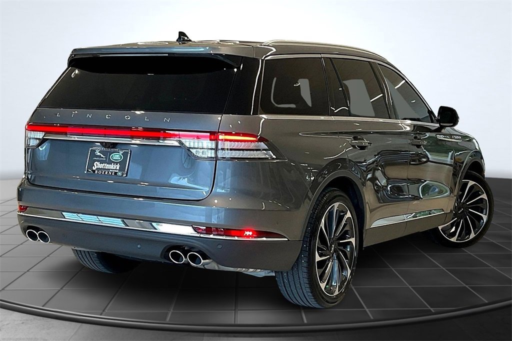 Used 2024 Lincoln Aviator Reserve w/ Equipment Group 201A image 13