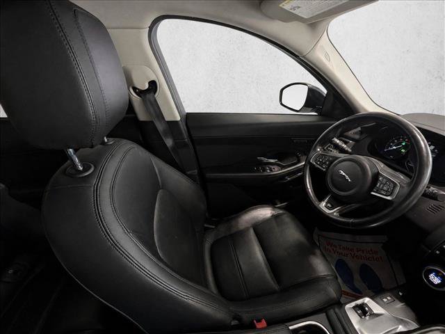 Used 2020 Jaguar E-PACE SE AWD/4WD image 17