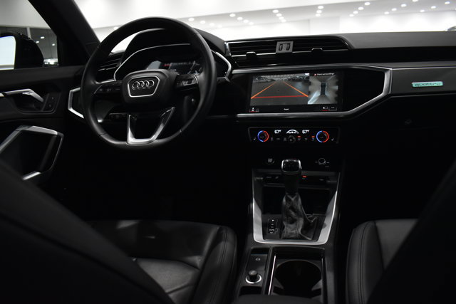 Used 2023 Audi Q3 2.0T Premium Plus w/ Premium Plus Package image 17