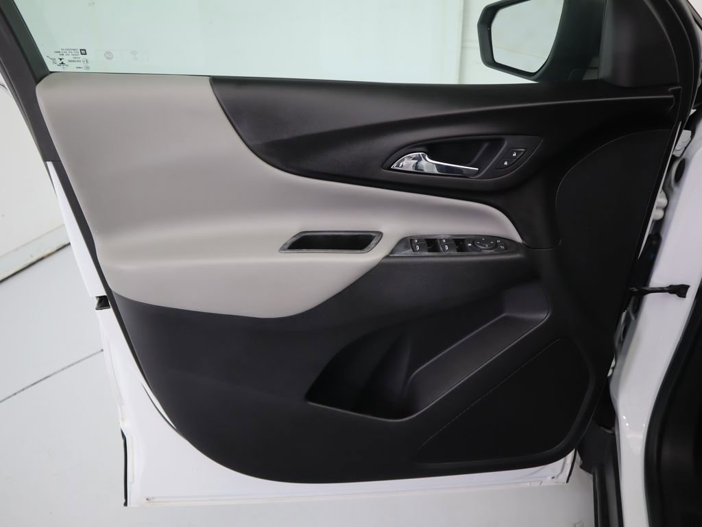 Used 2021 Chevrolet Equinox LS w/ LS Convenience Package image 22