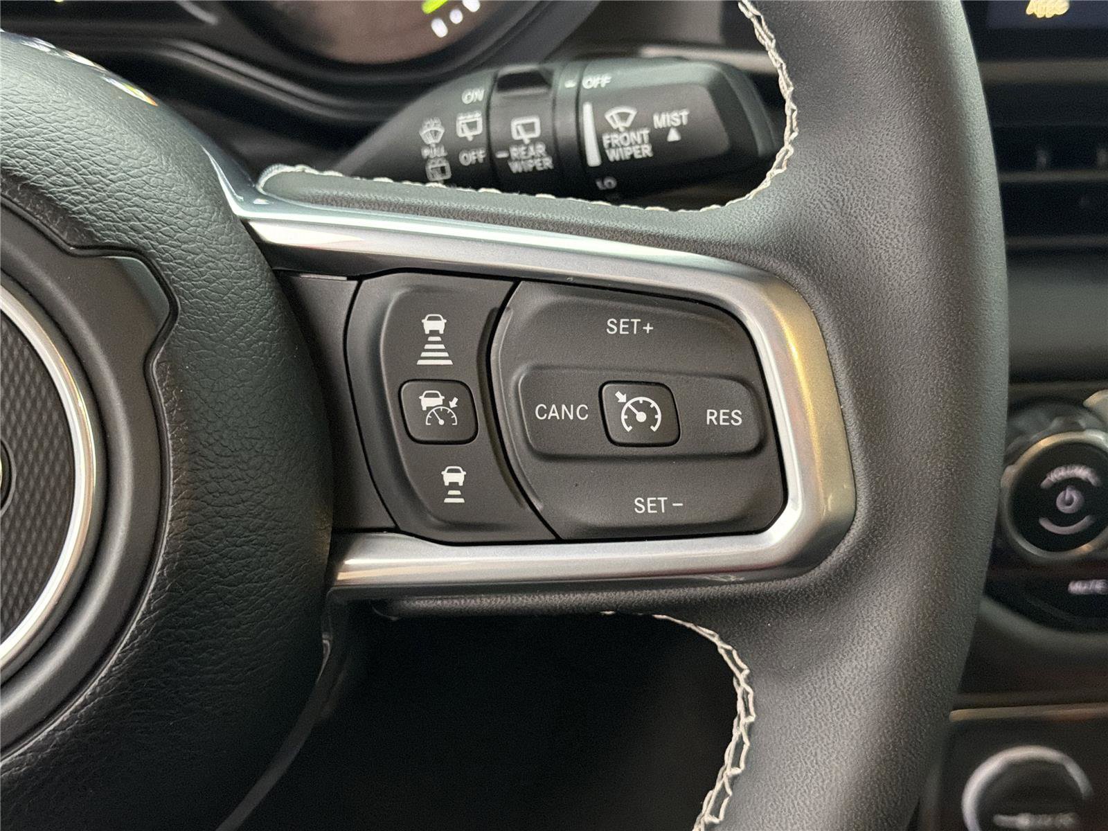 Used 2025 Jeep Wrangler Sahara w/ Safety Group image 27