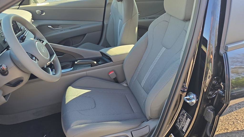 New 2026 Hyundai Elantra SE w/ Cargo Package FWD image 14