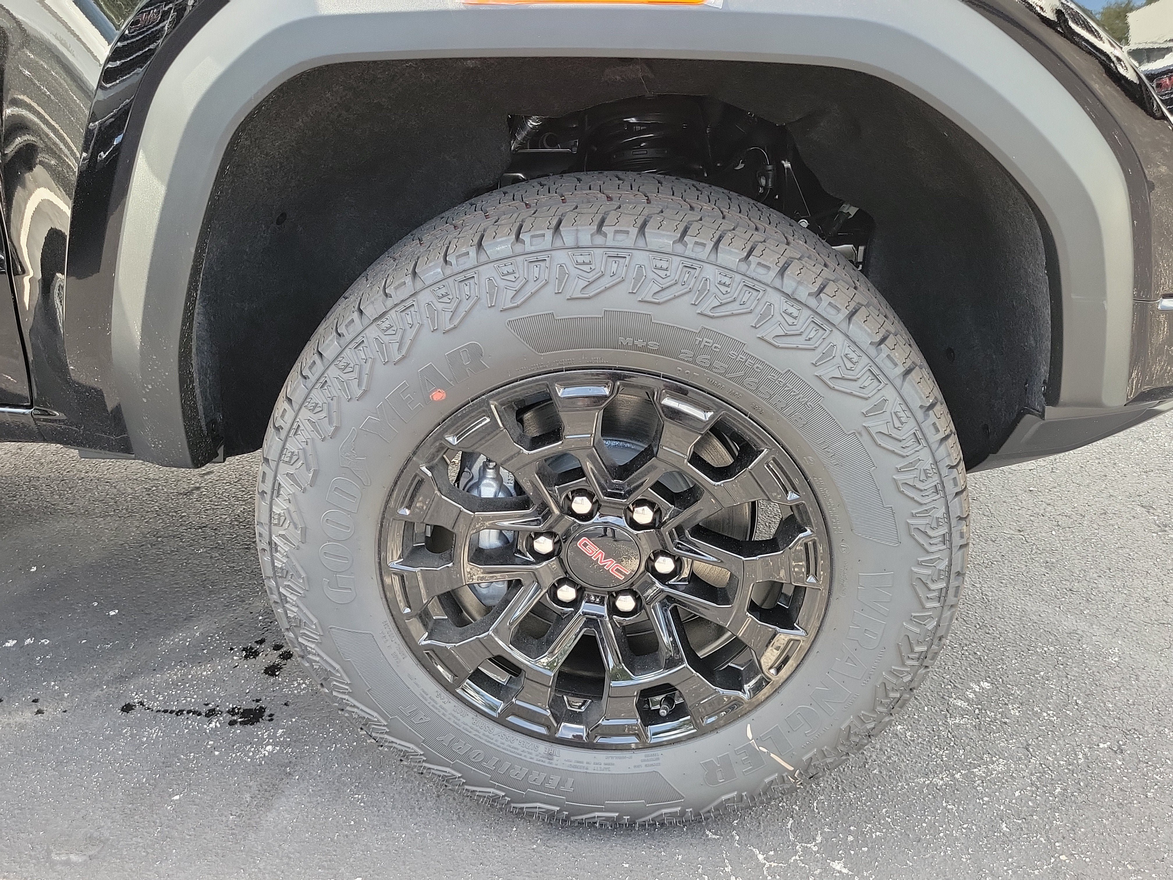 New 2026 GMC Canyon Elevation w/ Convenience Package RWD image 4