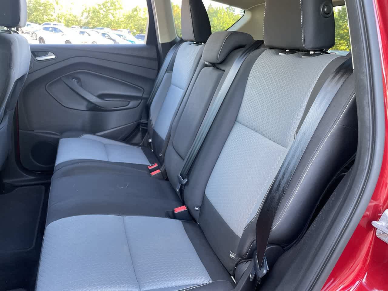 Used 2017 Ford Escape SE w/ Equipment Group 201A AWD/4WD image 18