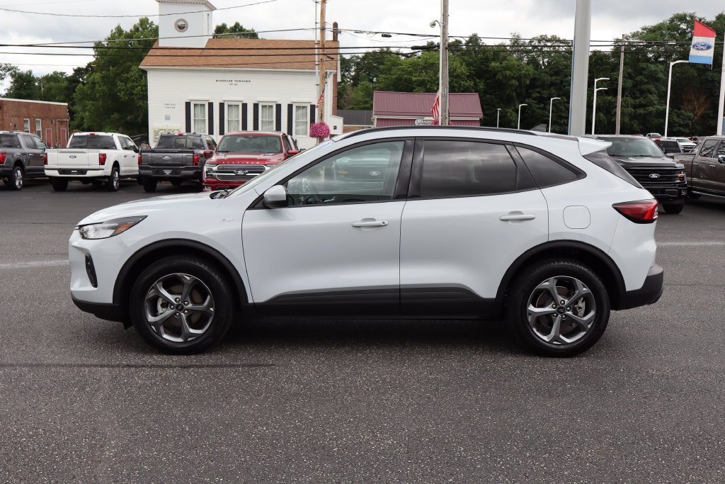 Used 2025 Ford Escape ST-Line Select AWD/4WD image 16