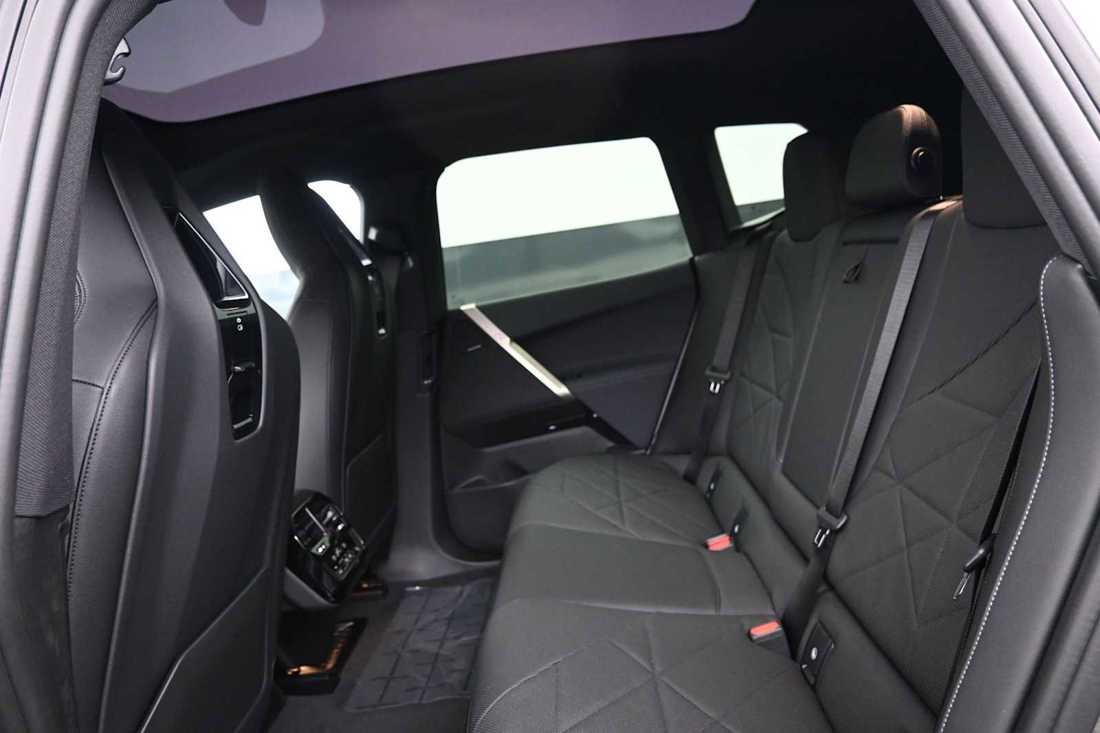 New 2026 BMW iX xDrive60 AWD/4WD image 6