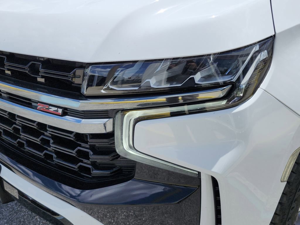 Certified 2022 Chevrolet Tahoe Z71 w/ Luxury Package AWD/4WD image 6