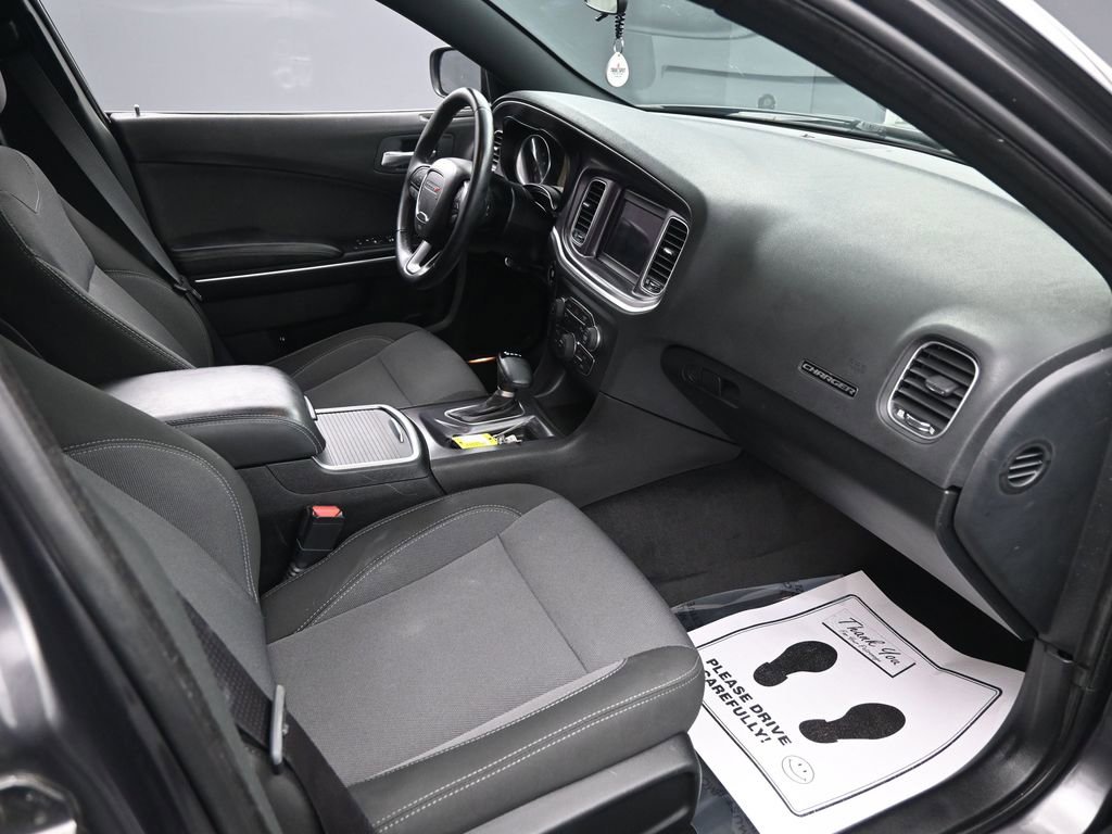 Used 2018 Dodge Charger SXT image 29