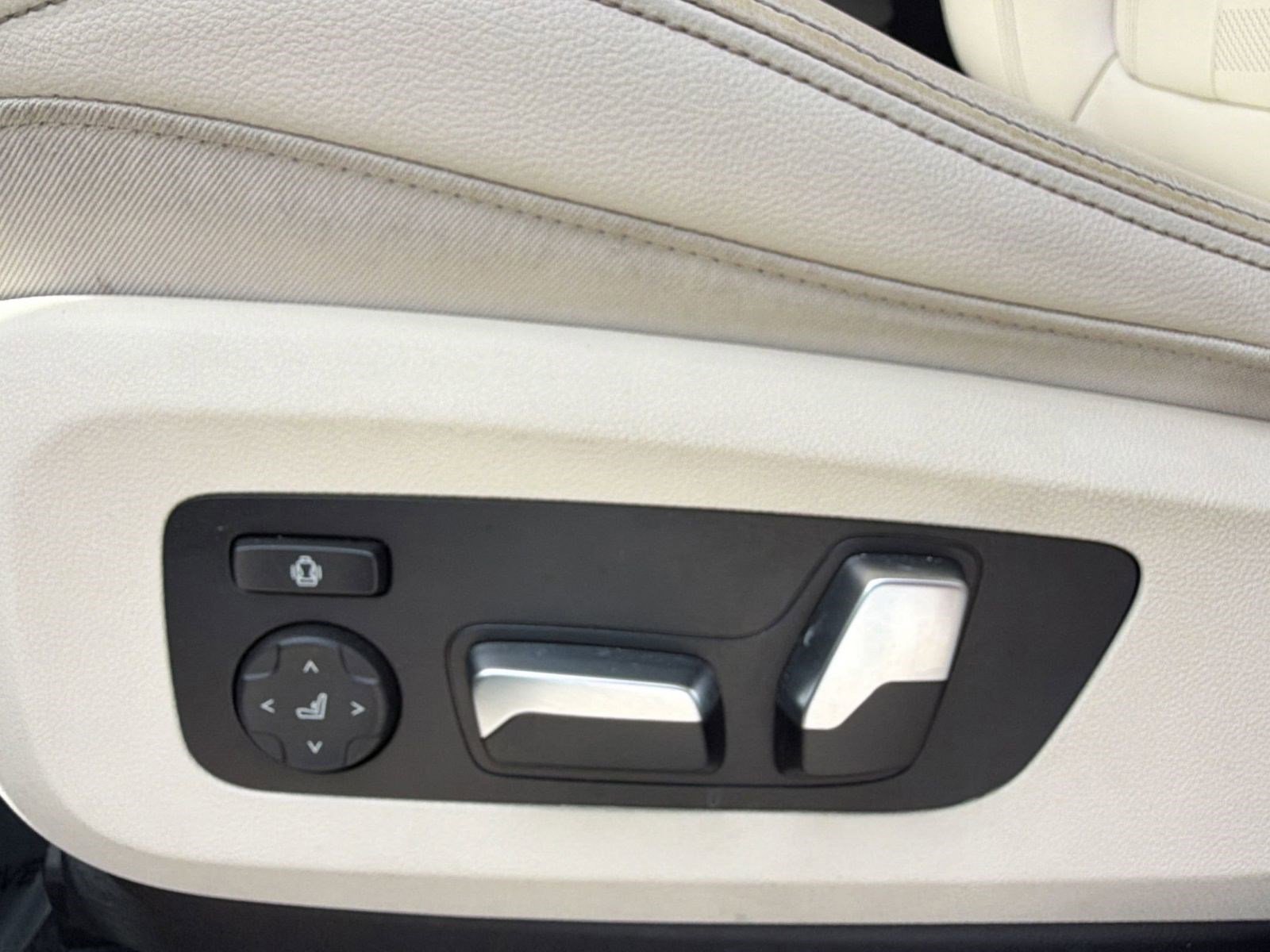 Used 2019 BMW X5 xDrive40i w/ M Sport Package image 14