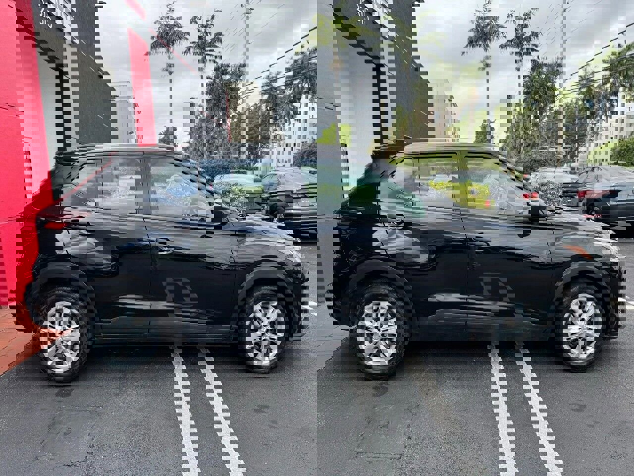 Used 2021 Nissan Kicks S image 2