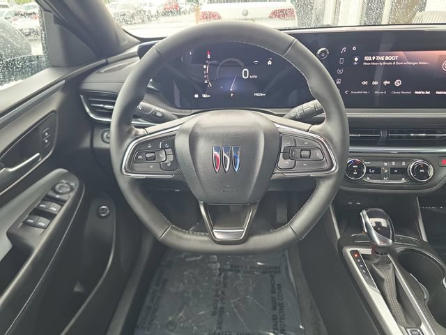 Used 2025 Buick Envista Preferred w/ Convenience I Package FWD image 12