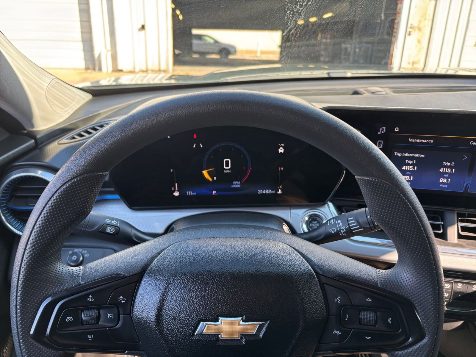 Used 2025 Chevrolet Trax LT image 28