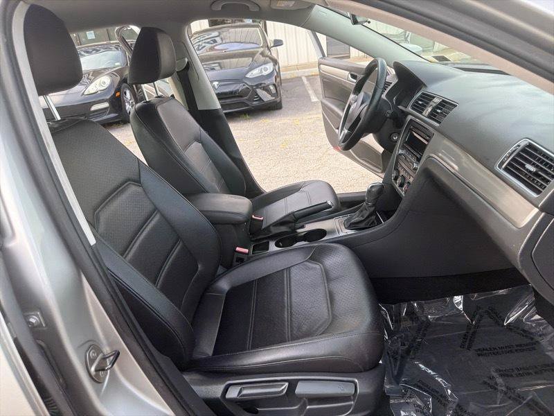Used 2014 Volkswagen Passat 1.8T Wolfsburg Edition FWD image 22