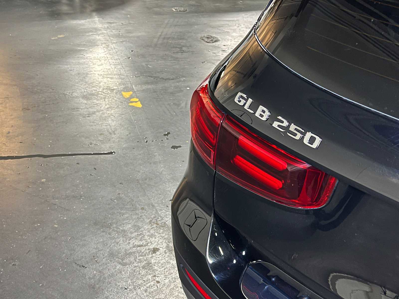 Used 2025 Mercedes-Benz GLB 250 4MATIC image 15