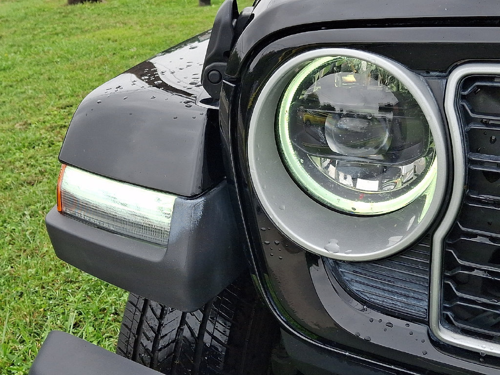 Certified 2026 Jeep Wrangler Unlimited Sahara AWD/4WD image 9