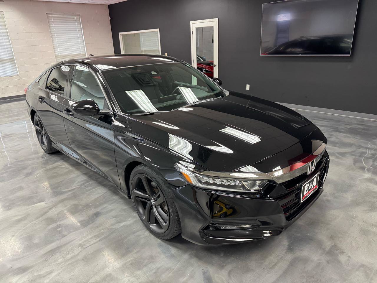 Used 2018 Honda Accord Sport image 6