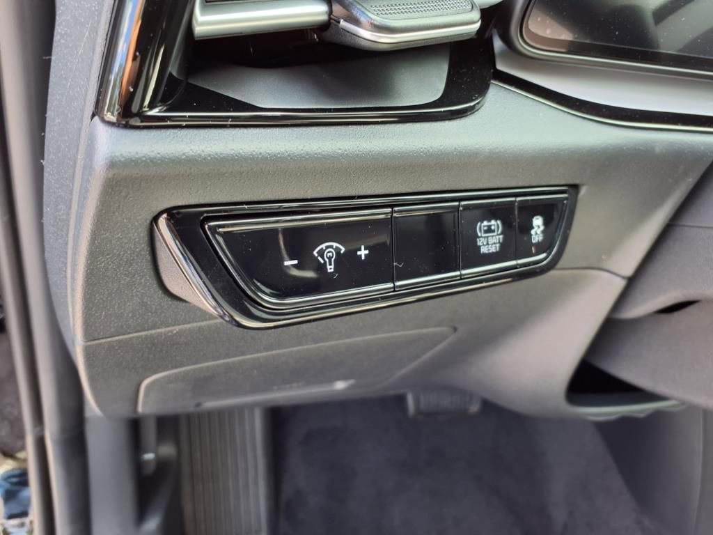 New 2025 Kia Niro EX image 17