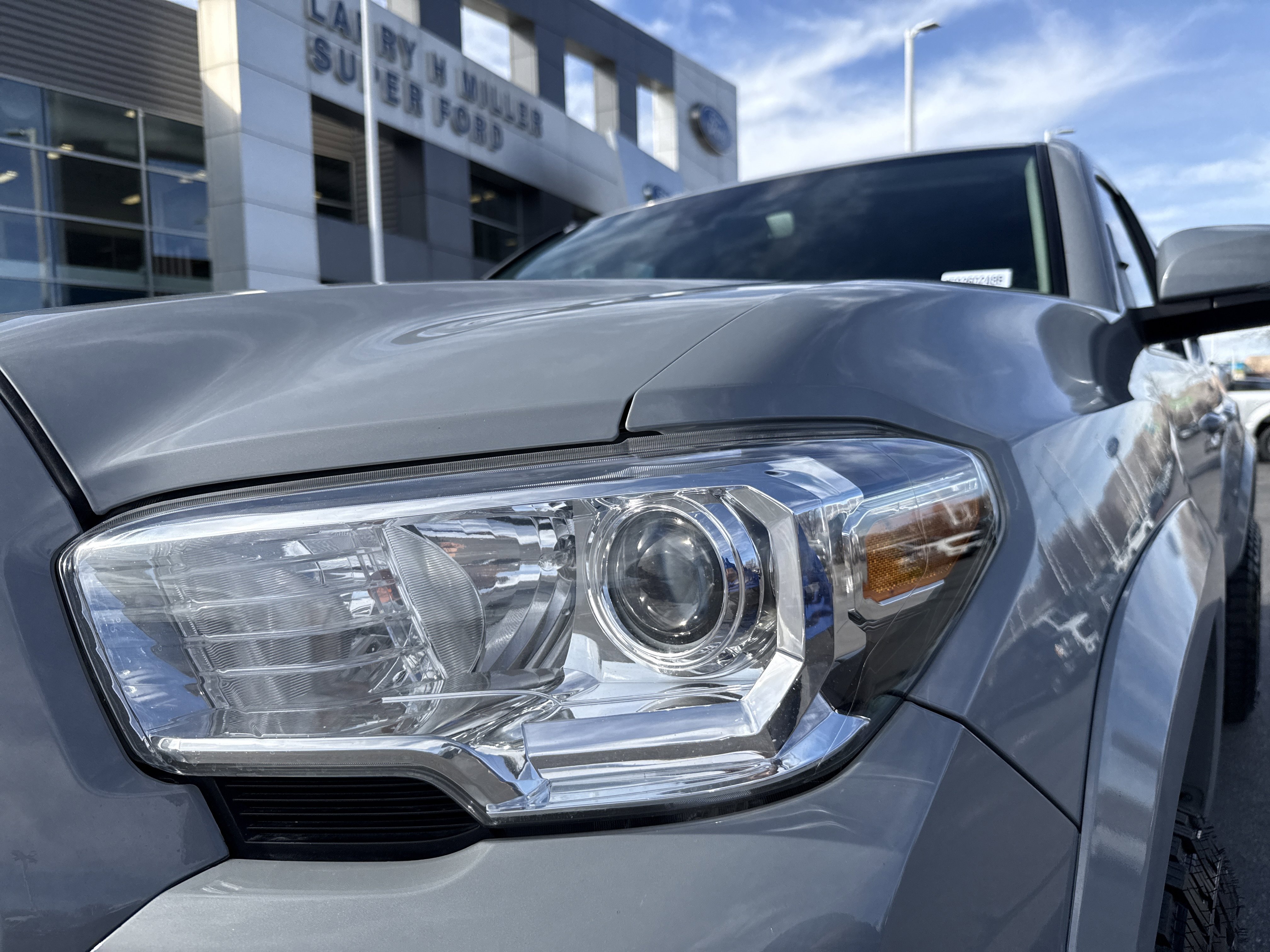 Used 2020 Toyota Tacoma SR5 image 11