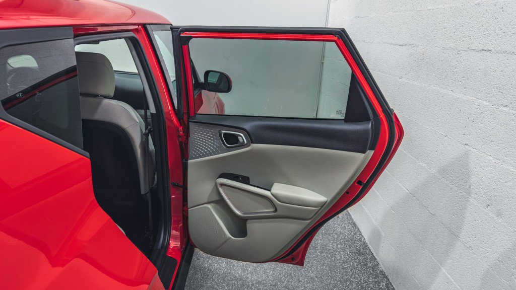 Used 2021 Kia Soul LX image 15