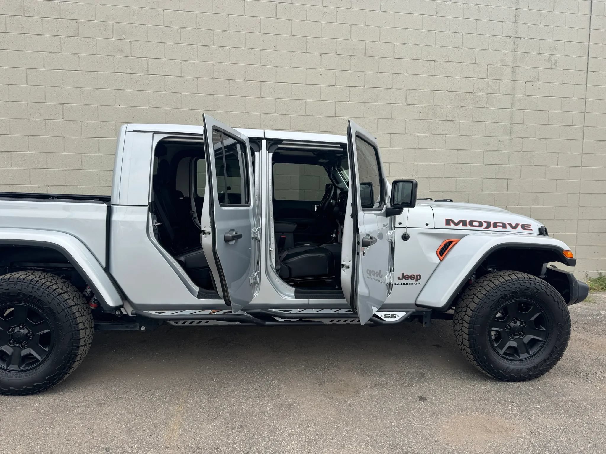 Used 2022 Jeep Gladiator Mojave w/ LED Lighting Group AWD/4WD image 8