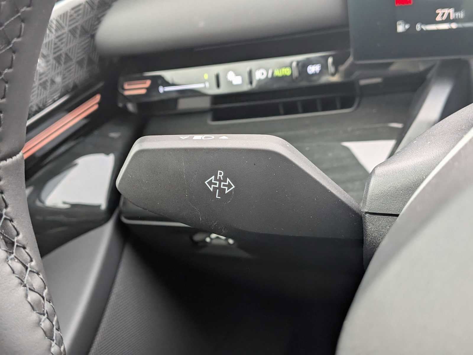 Used 2024 BMW 530i 530i w/ Premium Package image 27