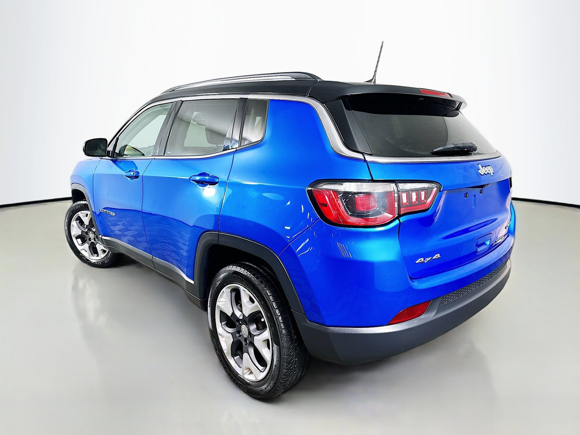 Used 2019 Jeep Compass Limited image 5