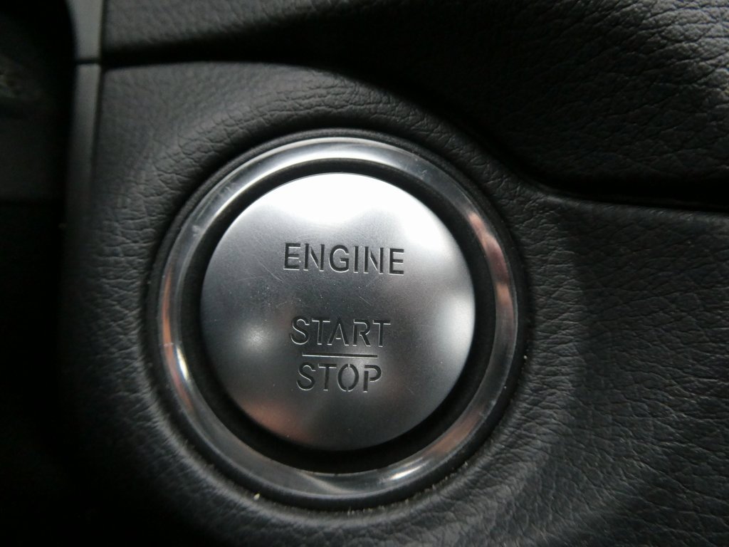 Used 2012 Mercedes-Benz C 300 4MATIC Sedan image 6