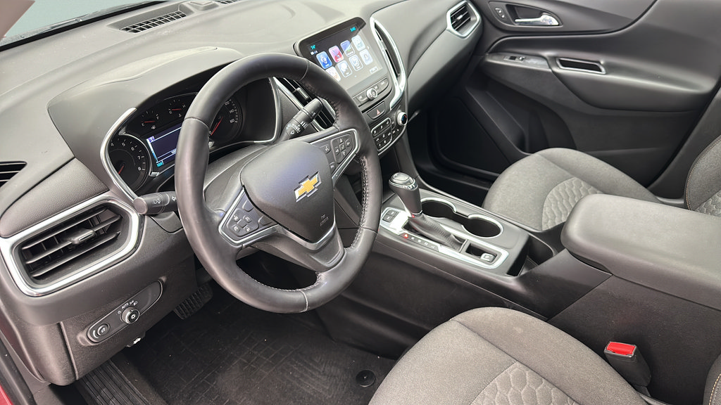 Used 2018 Chevrolet Equinox LT w/ Sun & Infotainment Package AWD/4WD image 12