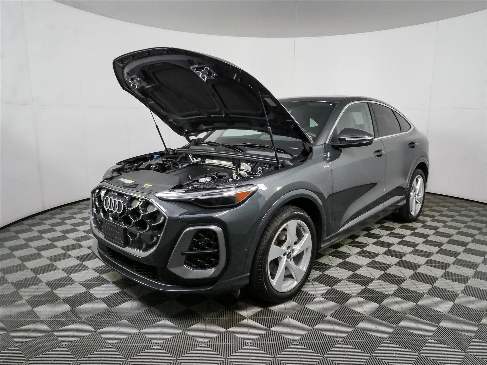 Used 2025 Audi Q5 Prestige w/ 20" Wheel Package AWD/4WD image 34