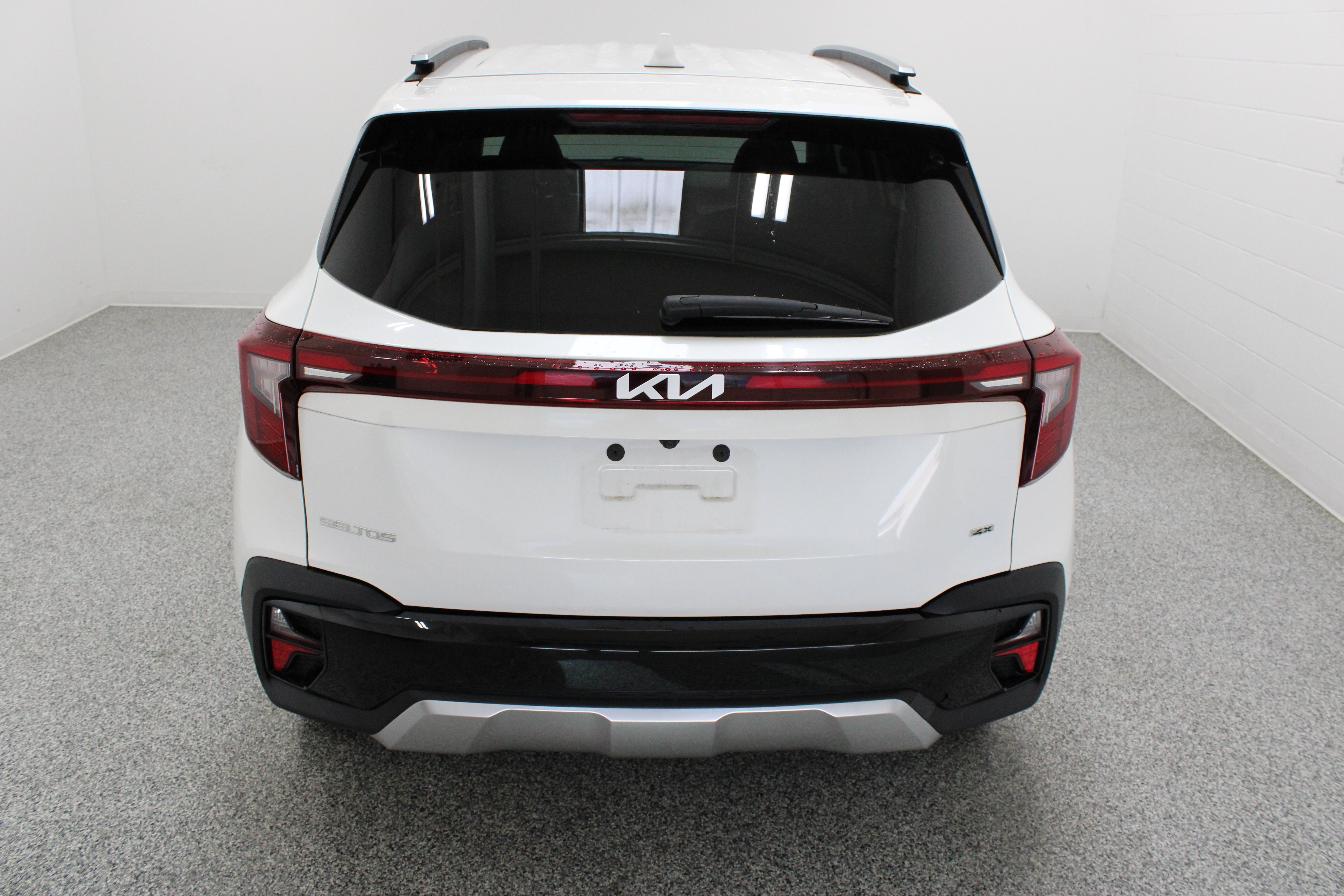 Used 2024 Kia Seltos SX w/ SX Sunroof Package AWD/4WD image 8
