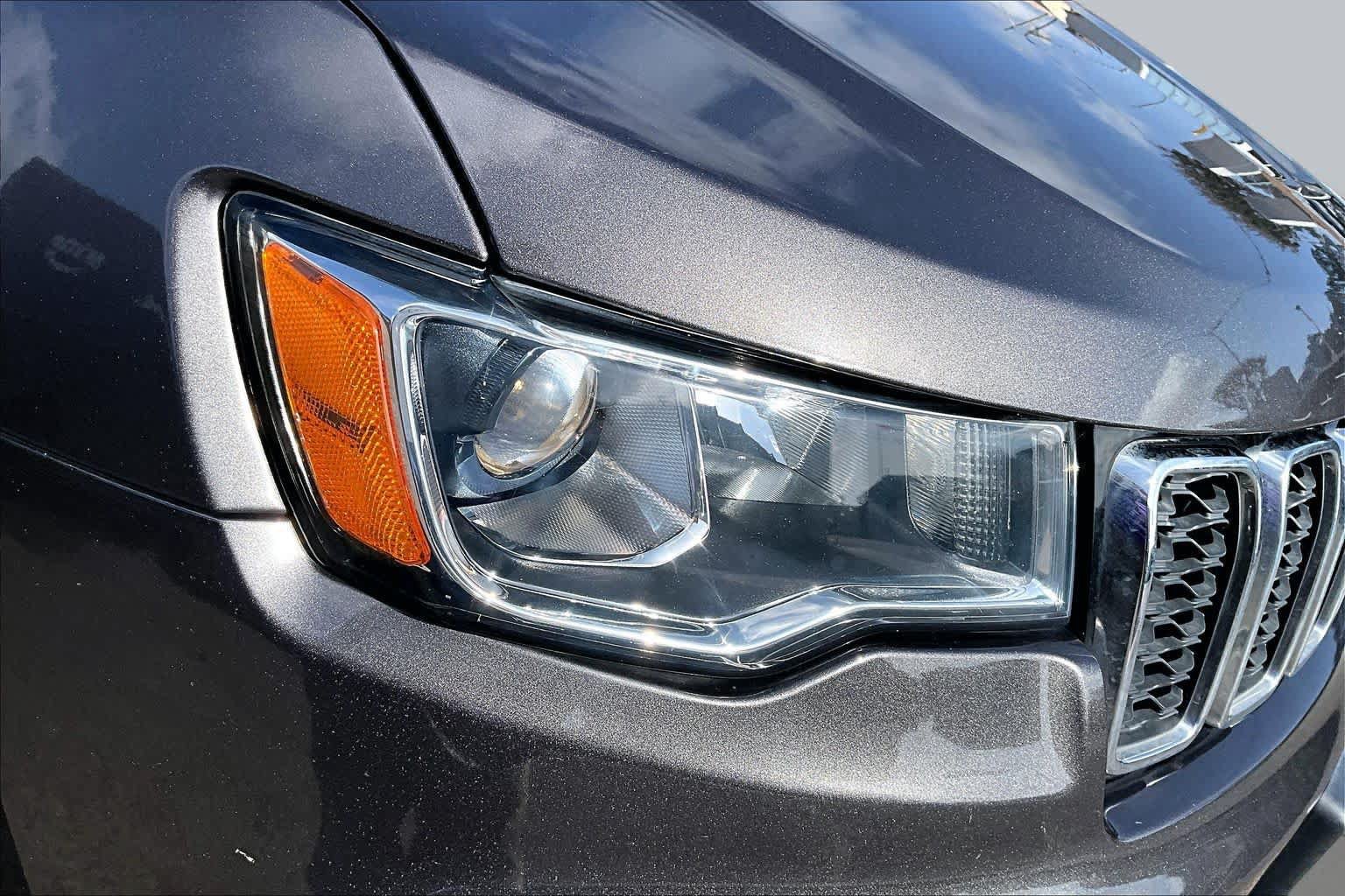 Used 2020 Jeep Grand Cherokee Laredo RWD image 29