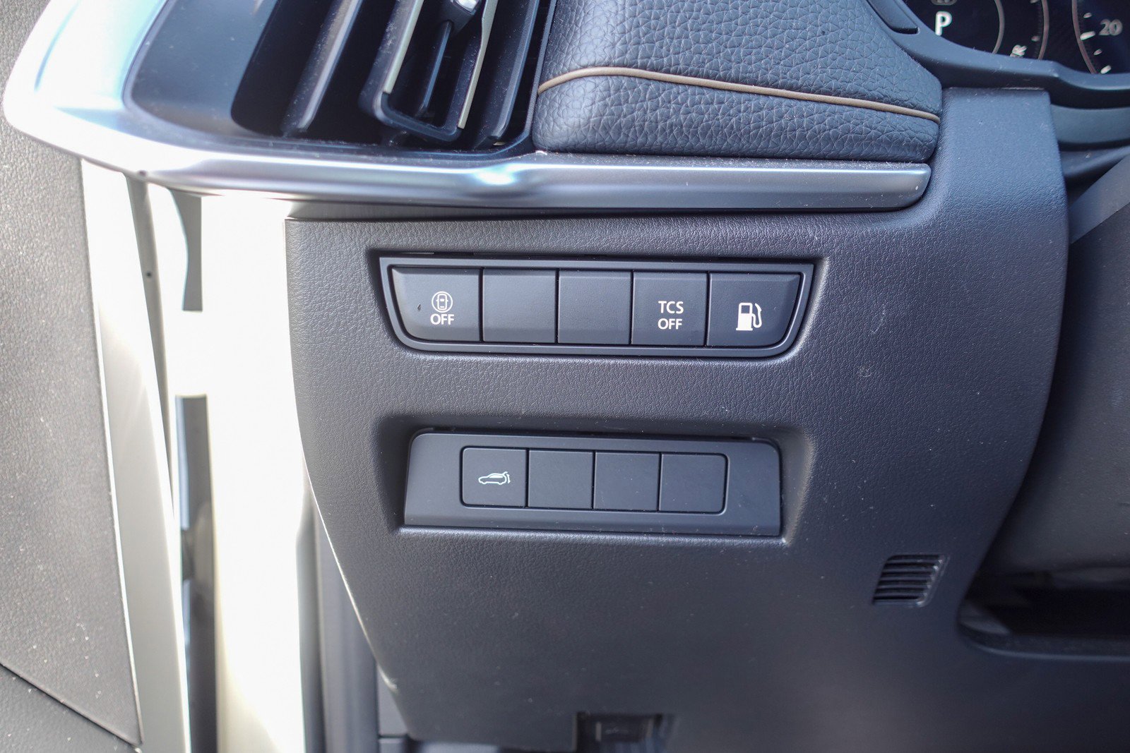 Used 2024 MAZDA CX-90 Plug-In Hybrid w/ Preferred image 12