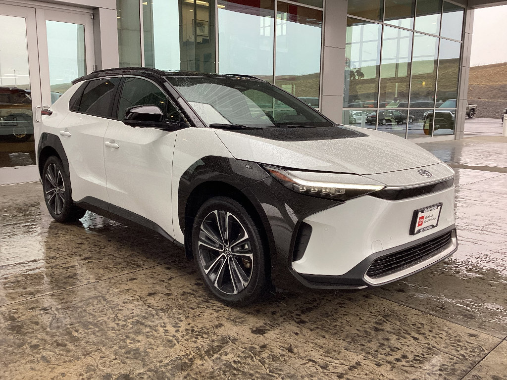 Used 2023 Toyota bZ4X Limited image 2