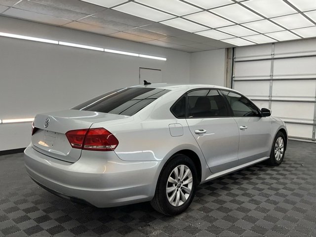 Used 2014 Volkswagen Passat Wolfsburg Edition image 22