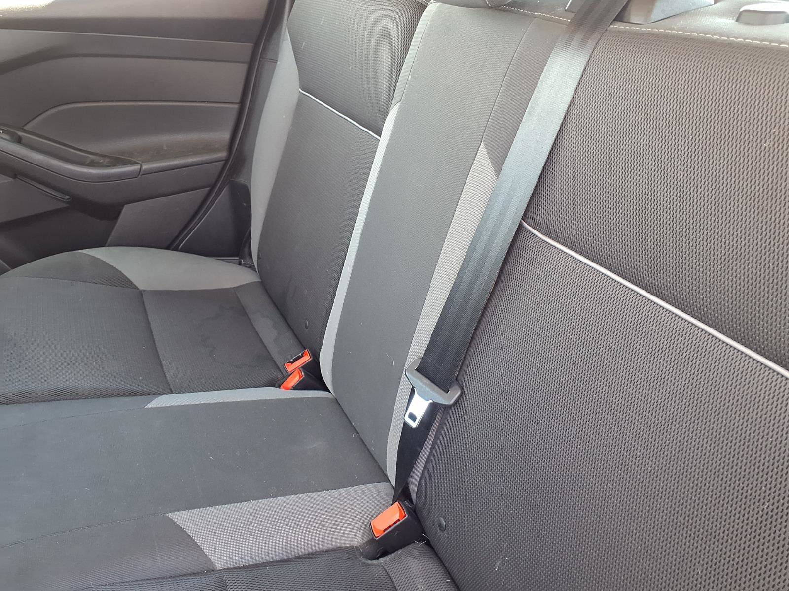 Used 2014 Ford Focus SE w/ SE Winter Package image 7