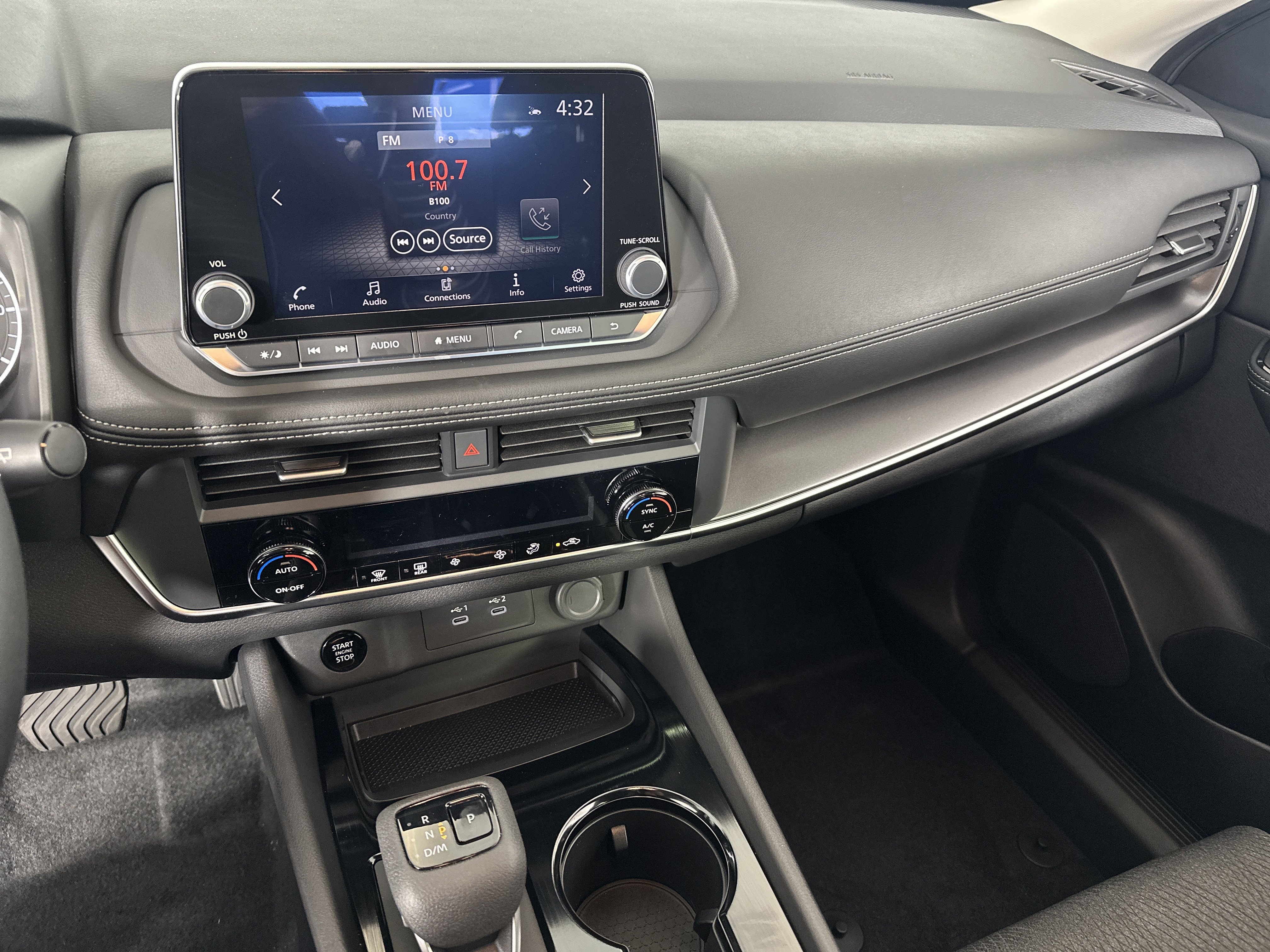 Certified 2025 Nissan Rogue SV image 4