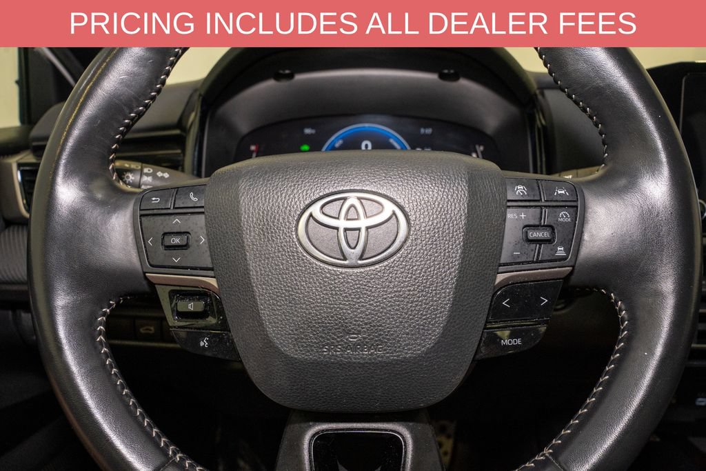 Used 2025 Toyota Camry SE FWD image 17