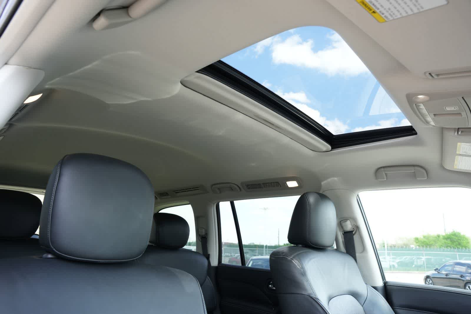 Used 2019 INFINITI QX80 Luxe w/ All-Season Package image 21